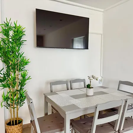 Stylish Near Airport Schwechat