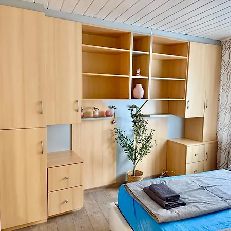 Apartment Stylish Near Airport Schwechat