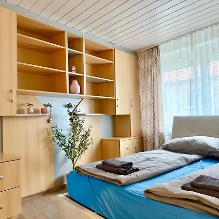 Apartment Stylish Near Airport Schwechat