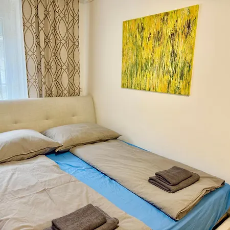 Stylish Near Airport *